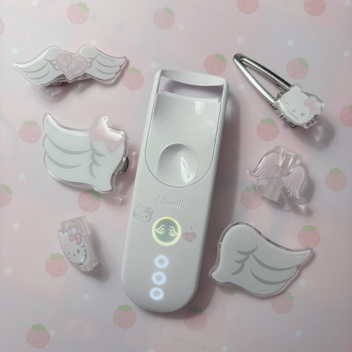 필리밀리X헬로키티 히팅뷰러, 머리핀🪽

둘 다 천사로 구매했는데 너무 아름다워
구매한 나를 칭찬해 …🫧🤍