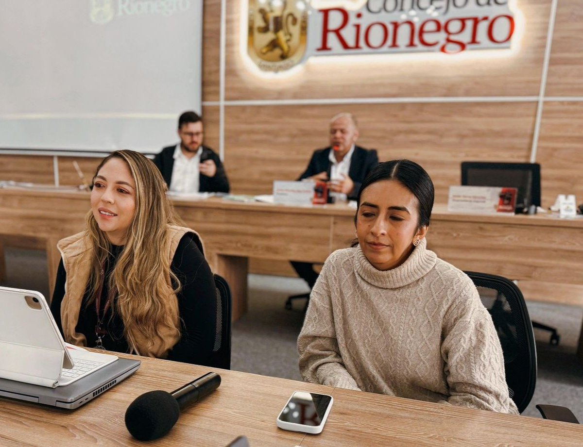 Acuario Televisión (@acuariotv) on Twitter photo La #CiudadelaEducativa empieza a tomar forma, con la aprobación en el <a href="/ConcejoRionegro/">Concejo de Rionegro</a> del proyecto de para comprometer Vigencias Futuras que permitan la construcción de su 1ra. fase. El espacio beneficiará a los estudiantes de la IE Normal Superior de María
#OrienteAntioqueño La #CiudadelaEducativa empieza a tomar forma, con la aprobación en el <a href="/ConcejoRionegro/">Concejo de Rionegro</a> del proyecto de para comprometer Vigencias Futuras que permitan la construcción de su 1ra. fase. El espacio beneficiará a los estudiantes de la IE Normal Superior de María
#OrienteAntioqueño