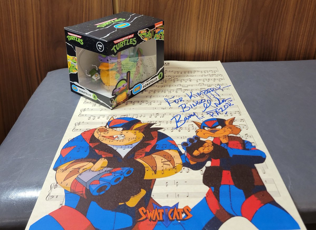 Kimberly_Anne17's tweet photo. Home from @PopConNation and still processing the amazing weekend. Got to hang with the original #NinjaTurtles and work with the talented Barry Gordon! This was one for the books and a weekend I won't soon forget. I love my PopCon Fam! https://t.co/Icl8FpqQyN