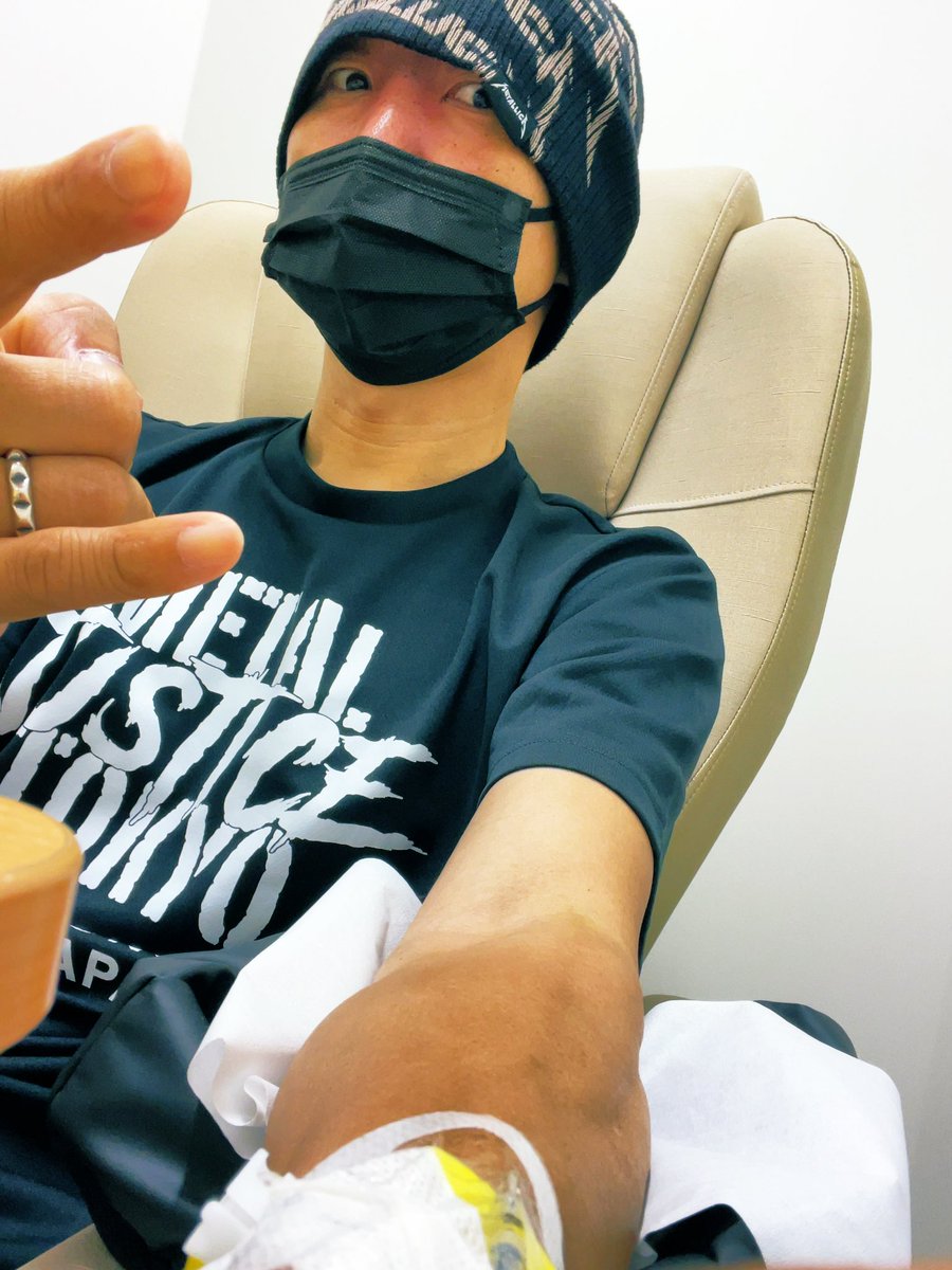 METALLICA デンバー公演に行ったMETAL JUSTICE TOKYOのシンジさん、
なんと僕に変わってカークとラーズに宜しく伝えてくれたそうで！！🥹
嬉しすぎるうぅぅウィプラッシュ！！😭

今日はそんなお店のTシャツ着て治療頑張る！🔥