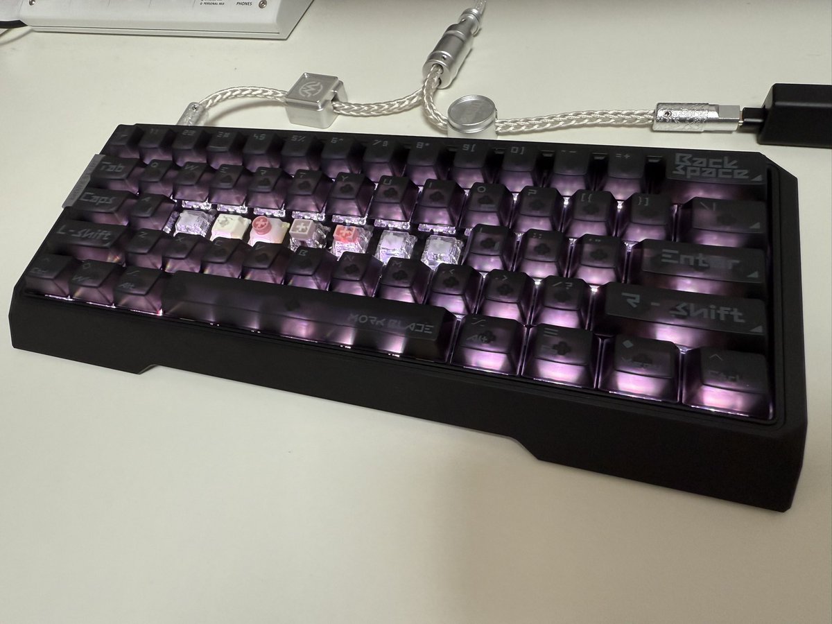 LOVE BOMB tweet media