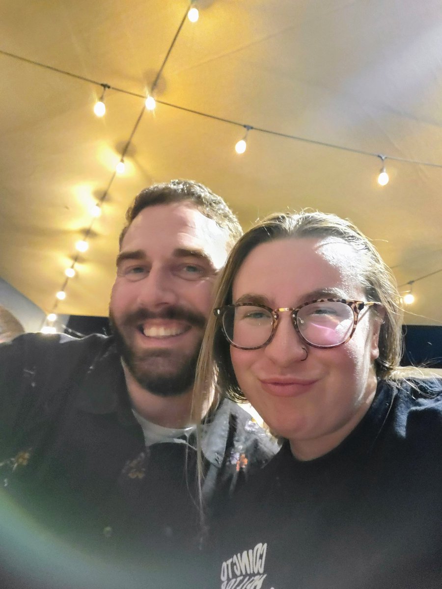 julia_button's tweet image. me and my man when we first met 4 years ago and me and my man now 🥹💕💕💕