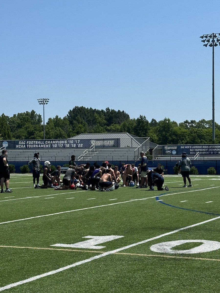 JackBasinger29's tweet image. Had a great time at the @WingateDLLB this weekend. Got some great work in. @Coach_TKnight @WingateFb @Ryle_Football