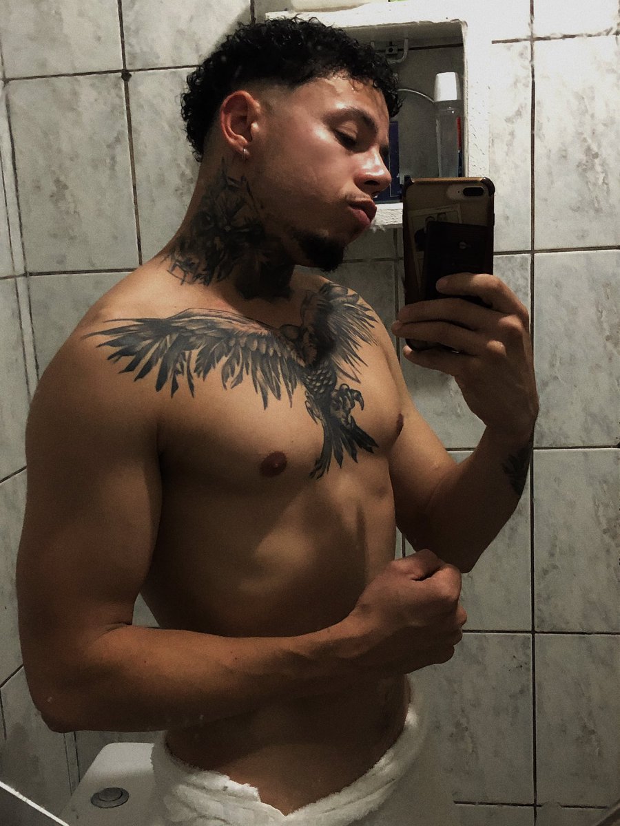 Maccioliver's tweet photo. 🚿🛀 https://t.co/XWLw07xifi