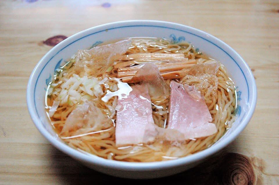 fbussankan's tweet image. 7/1(火)~7/2(木)の飲食コーナーは、
会津坂下町にある「食堂いしやま」が出店いたします🍜✨
すっきりとした味わいの冷たいスープをお楽しみください!
「冷やしラーメン」 850円
「冷やしラーメン(大盛)」 1,000円
皆様のご来館をお待ちしております。
ぜひ、お越しください😊