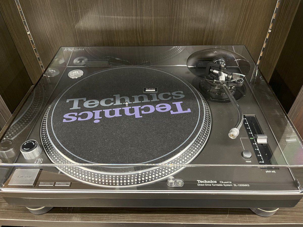 Technics SL-1200MK5 Set + Vestax PMC-05 Pro II Turntable DJ