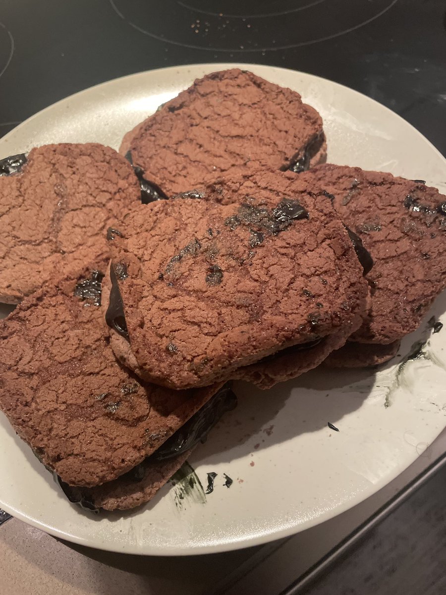 LunarLuned's tweet photo. Sevte Cookies with extra HIM. https://t.co/yfcthwPWuz