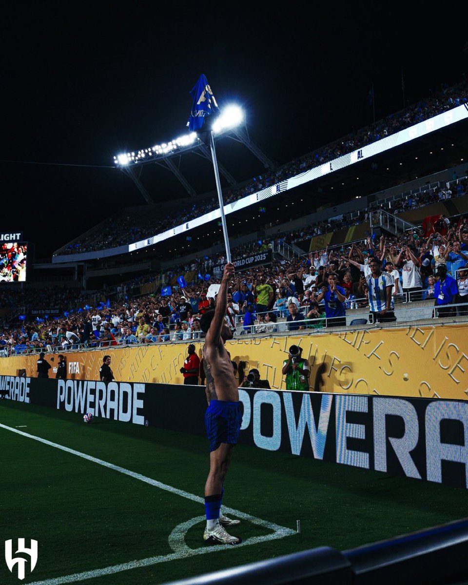 ثٌريـد 

ردة فعل الأجانب على فوز الهلال ضد مانشستر سيتي 

تابع معي