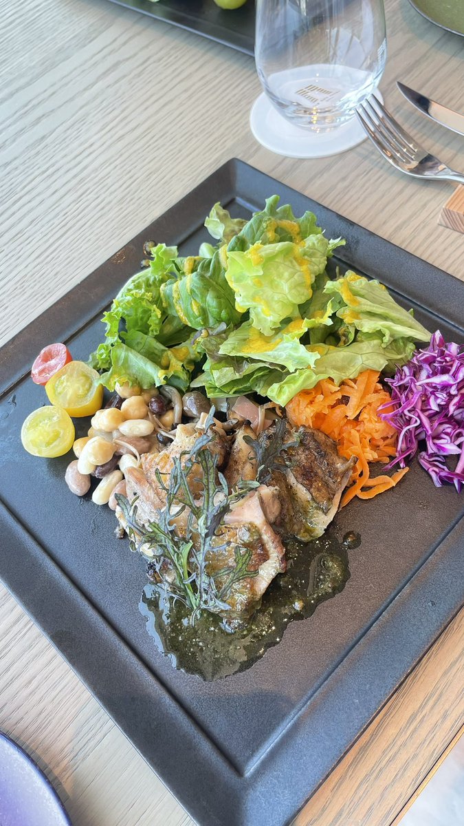 Filot_Co_Ltd's tweet photo. お昼ご飯だー☺️

ワンビルは人が多すぎたので向かいのビルへ😌
美味しすぎました😍

#企業公式夏のフォロー祭 #企業公式相互フォロー祭 #ランチ #THEGATEHOTEL https://t.co/cJJvdTeZqx