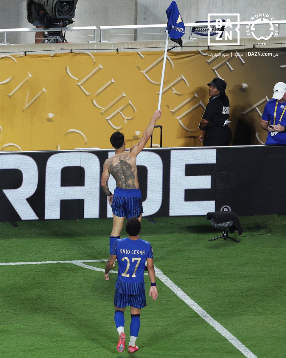 مباراة للتاريخ كبير يا #هلال الحمدلله لاصوت يعلو فوق صوت الزعيم في المونديال 🤩🤩🤍💙
#الهلال_مان_سيتي