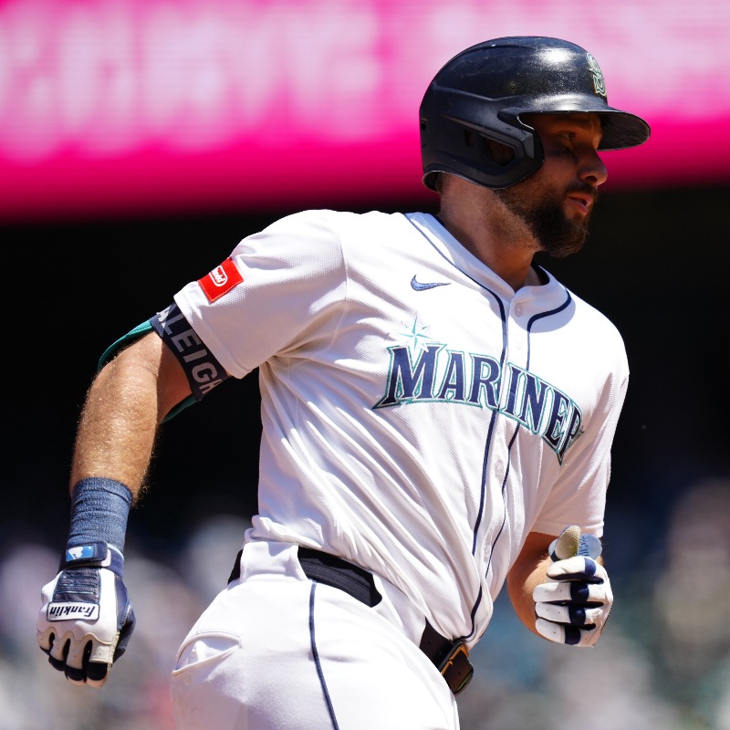 Cal Raleigh is the fifth player in <a href="/MLB/">MLB</a> history to reach 33 home runs before the end of June, joining Ken Griffey Jr. (1998), Sammy Sosa (1998), Mark McGwire (1998) and Barry Bonds (2001).

Have you voted for Cal yet? ⤵️

🍑 Mariners.com/Vote 🍑