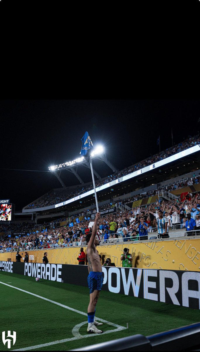 لقطه الموسم.