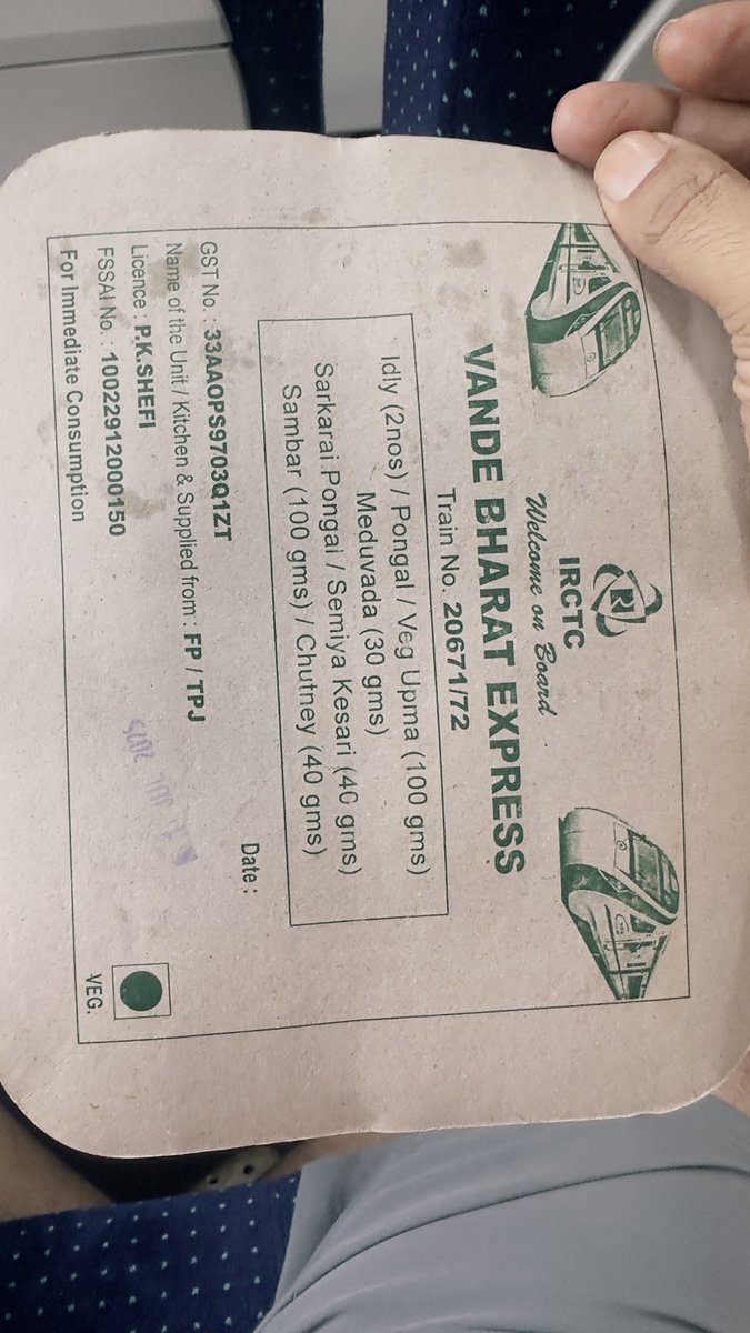 karanmpai's tweet photo. What do you get on the India’s top premium Train? Stale and tasteless food.. PNR: 4321435897

I request @AshwiniVaishnaw ji to travel discreet once n find out the truth of indianrail

@RailMinIndia @AshwiniVaishnaw @IRCTCofficial @RailwaySeva @RailMadadIndia @GMSRailway @drmdli https://t.co/qrOBPUt7Gr