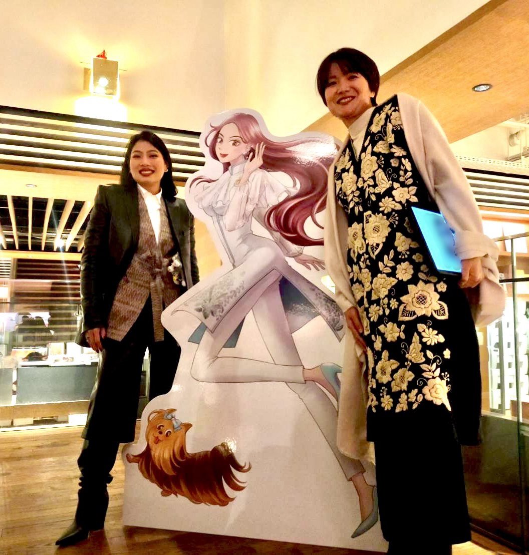 最新話のチャプター23話が公開されております。
タイの漫画描いてたらタイの王女様に会えるというとんでもねえお話です。シリワンナワリー王女殿下ありがとうございます！一生忘れません！！

『ソイ・ストーリー　まんが家はタイの小路をゆく【タテスク】』を読んでいます！ #LINEマンガ なら無料