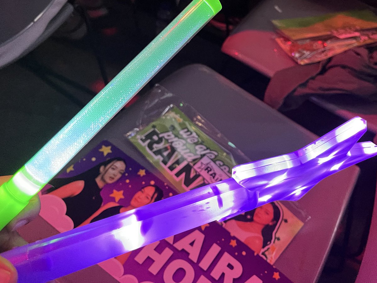 rmaeann_'s tweet photo. ako na yung pinaka cute na kulto HAHAHHA bahalakayojan
 
 #KaiRain di ako masasabing 80/20 ako kasi support ko yan sila dalawa   🤪😎😂

 #MeteorRain album 
 #KAIsTheLimit Album https://t.co/mm7rAXxaZt