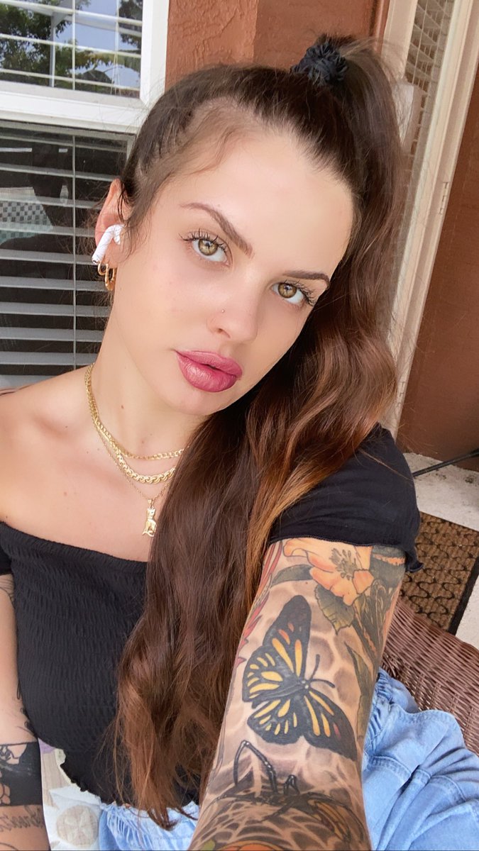 Eva_Sebastian0's tweet photo. #TattooTuesday Alluring Stunning Lovely @littlekeish https://t.co/SbFwbCRCVo