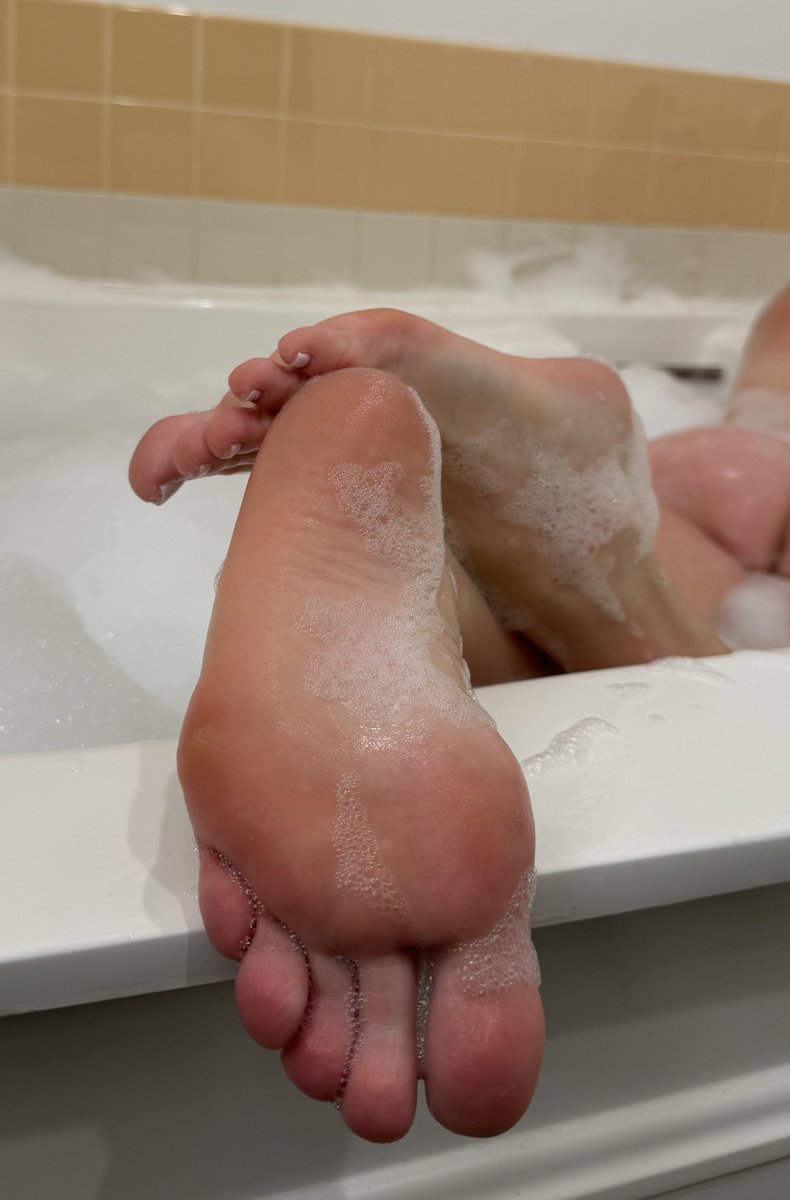 🛁 😈 🍑🦶💕