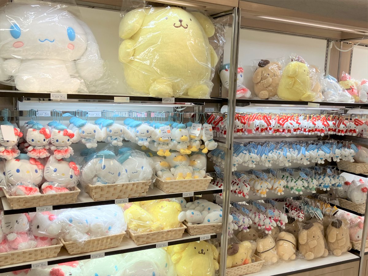 im_MediaArts's tweet image. 🍓Sanrio characters Special Anniversary Market🍓
📢サンリオキャラクターの周年お祝いイベントを開催中
みなさまのご来店お待ちしています😊
会期:7月1日(火)〜7月20日(日)
会場:ジェイアール京都伊勢丹 10F 催物場
詳しくはこちら↓
mistore.jp/store/kyoto/ev…