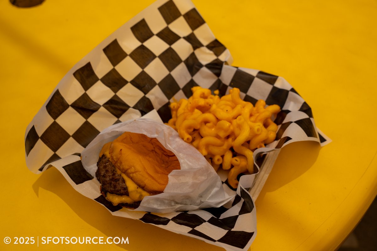 AmusementSource's tweet image. Our recent experience at Six Flags Over Texas&apos; newly-refreshed All American Cafe was a pleasant one. Quick service and much better food quality than previously encountered! Have you had a meal here this summer?

#SixFlagsOverTexas #SFOTSource #ThemePark #SixFlags #Summer2025