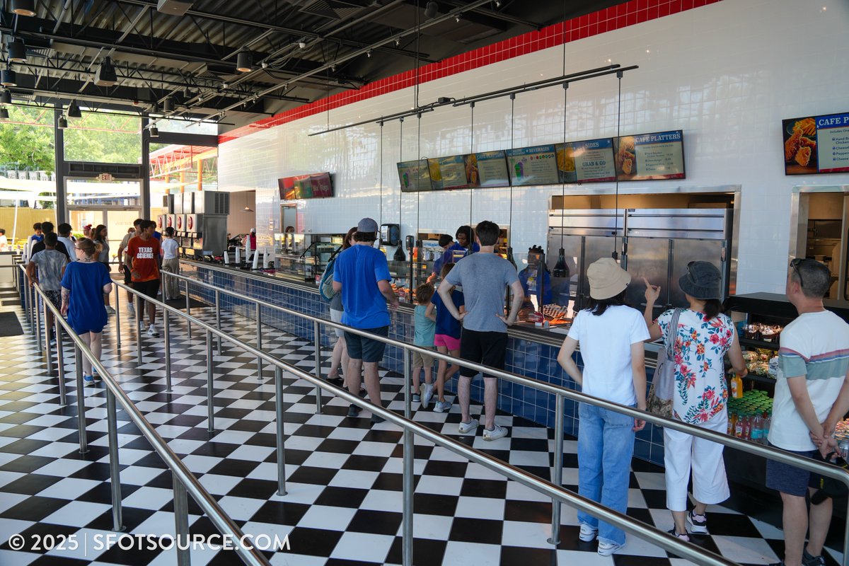 AmusementSource's tweet image. Our recent experience at Six Flags Over Texas&apos; newly-refreshed All American Cafe was a pleasant one. Quick service and much better food quality than previously encountered! Have you had a meal here this summer?

#SixFlagsOverTexas #SFOTSource #ThemePark #SixFlags #Summer2025