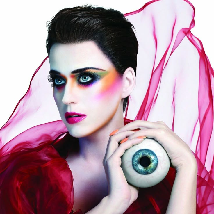 darkorpheu's tweet image. meio que já vai pra quase 10 anos que a katy não lança um álbum novo né