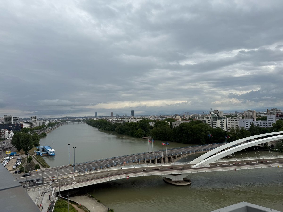 【活動報告】西アジア考古学界最大の国際会議International Congress on the Archaeology of the Ancient Near East が、6月2～7日にフランスのリヨンで開催されました。本研究所からは小髙が調査中のイラク、シャカル・テペ遺跡における最新成果を報告しました。
14icaane.inviteo.fr

#金沢大学