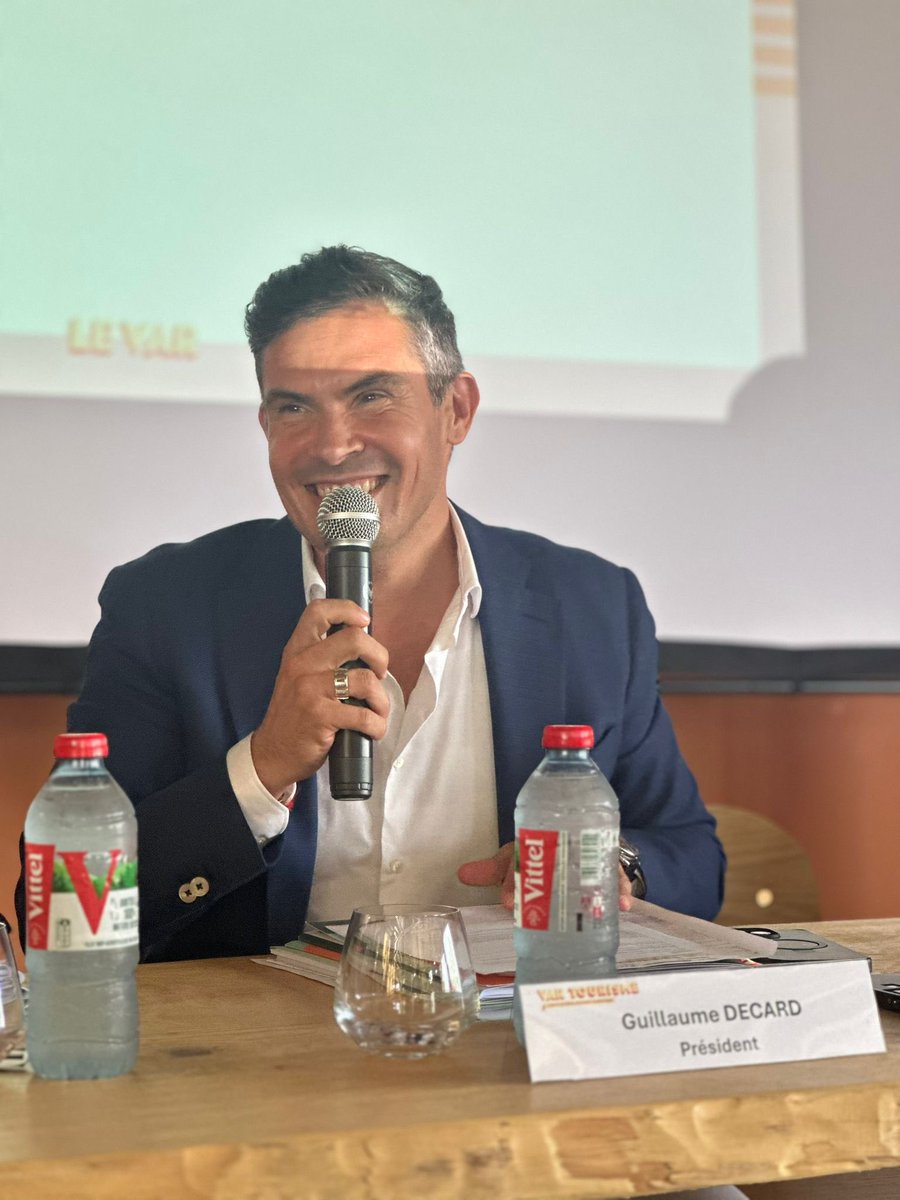 📘 Lancement du guide de l’été avec Var Matin &amp; Var Tourisme à Puget-sur-Argens.
Un partenariat clé pour valoriser le Var, ses événements et ses talents.
Merci à Simont Perrot &amp; Guilhem Ricavy pour leur engagement aux côtés des territoires.
#Var #Tourisme #Presse