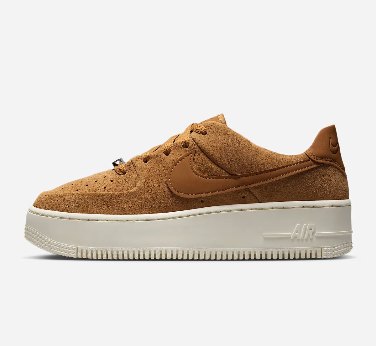 SOLELINKS's tweet photo. Ad: NEW Women’s Nike Air Force 1 Sage Low ‘Desert Ochre/Pale Ivory’ on Nike US => https://t.co/96Rd8XHGGY https://t.co/hj41lKM00A