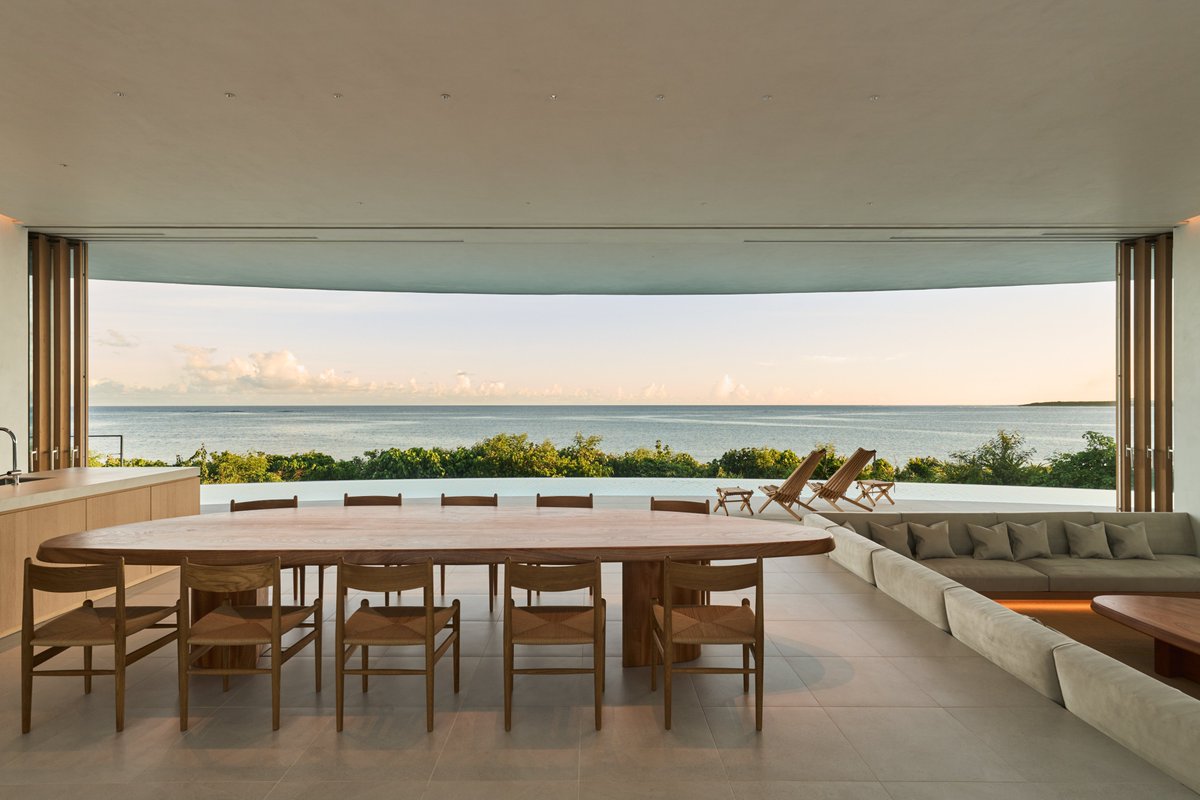 NOT A HOTEL ISHIGAKI EARTH 約3000坪の敷地に佇み、海景を望む円形の