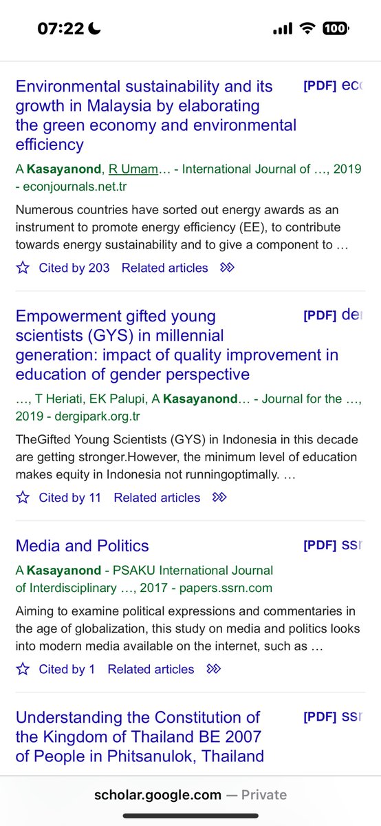 ทุกคนคะ เราจะมาพูดเรื่องประเด็นการซื้องานวิจัยของ รมช.ศึกษาธิการคนใหม่กันค่ะ

ก่อนอื่นเลย นี่คืองานของท่านที่เราเคยไปสืบค้นตั้งแต่ปี 2023 ใน google scholar ซึ่งมีด้วยกัน 5 ชิ้น

คำถามแรกที่ทุกคนต้องเอ๊ะ : ทำไมสาขางานวิจัยมันจับฉ่ายเกินกว่าจะเป็นงานของคนๆเดียวได้