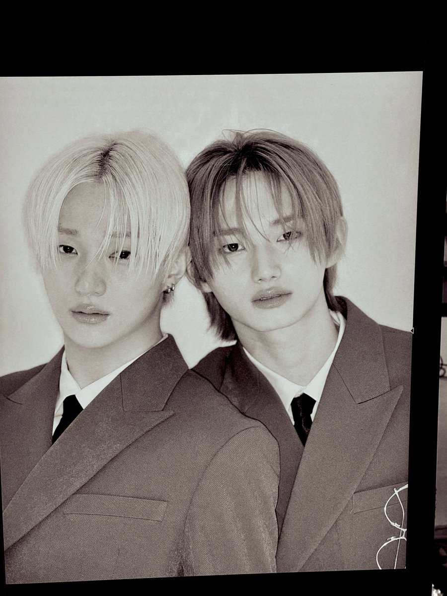 헤피 빈스데이~!!🎂🎂🎂
날씨가 조금 꿉꿉~ 하지만 상쾌하고 행복한 하루 되그라잉!!
#ATBO #오준석 #원빈  #JUNSEOK #BIN #헤피빈스데이