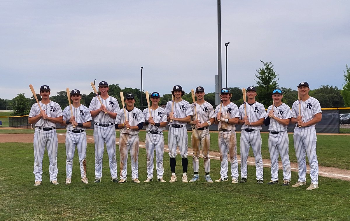 PVSpartanPride's tweet photo. 11 Spartan ⚾️ Seniors inspiring the next generation leading by example on &amp; off the field 
Spartan Nation Proud 💙
#SpartanNation https://t.co/54iJCBQxdL
