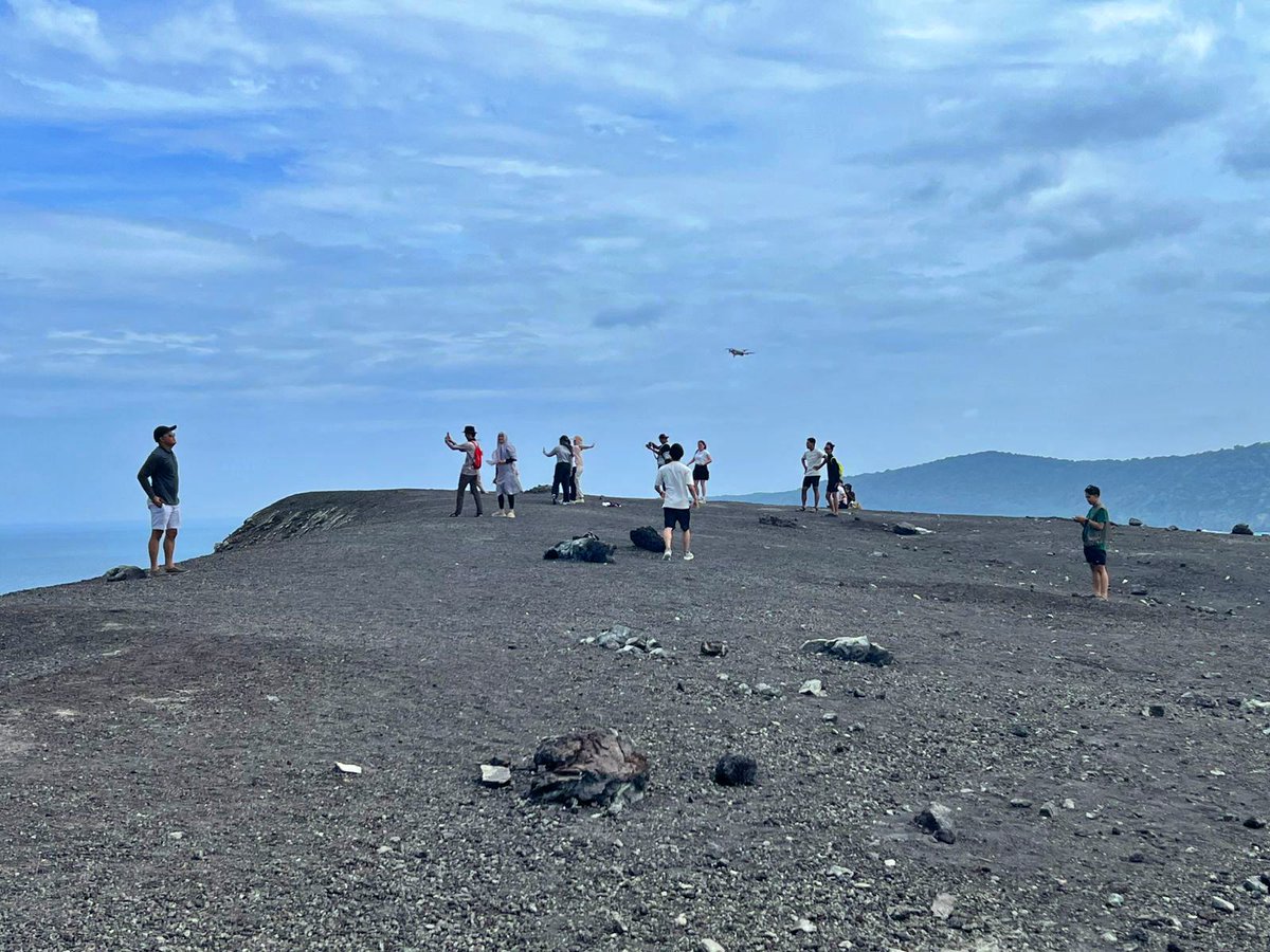 JogjaExplore's tweet image. The Grand Java Expedition From Jakarta to Ijen Creater
Embark on an epic 14-day overland journey across Java, Indonesia, designed to immerse you in the island's incredible diversity. Admin
Link site jogjaexplore-tours.com/jakarta-pangan…
@everyone #javatour #jakarta #ijen #javaexplore