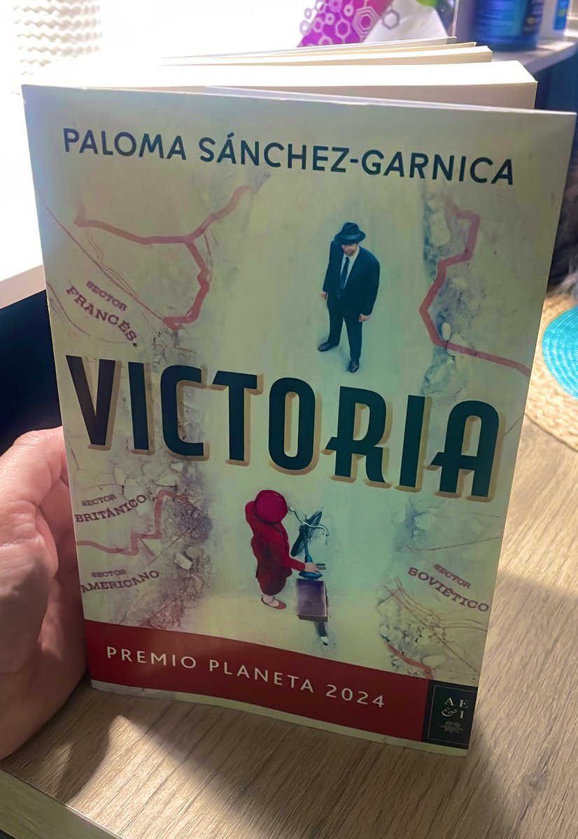 El Socio 🥁 (@sociocarlos) on Twitter photo “El conocimiento del pasado permite una mirada comprensiva hacia la realidad presente”. - Paloma Sánchez - Garnica <a href="/Bibliomaniatico/">LOS MEJORES LIBROS</a>
Pero que librazo acabo de terminar de leer. Top 5 junto a Últimos días en Berlín.
Gracias por escribir tremenda novela @PSanchezGarnica “El conocimiento del pasado permite una mirada comprensiva hacia la realidad presente”. - Paloma Sánchez - Garnica <a href="/Bibliomaniatico/">LOS MEJORES LIBROS</a>
Pero que librazo acabo de terminar de leer. Top 5 junto a Últimos días en Berlín.
Gracias por escribir tremenda novela @PSanchezGarnica
