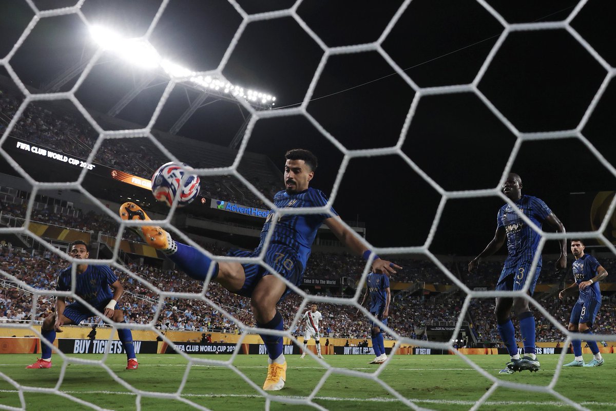 SloohD3's tweet photo. #الهلال_مان_سيتي 

كنت اظن انني اعشق كرة القدم ، لكن اكتشفت اني اعشق الهلال .
فل مرجلة فل قرينتا ، شكراااا هلال ⚔️💙💙💙💙💙💙💙💙💙💙 https://t.co/oAdCu2XAZs