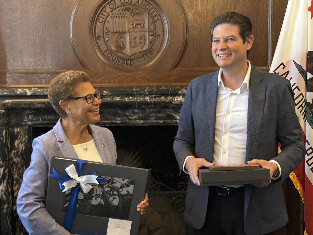 MayorOfLA's tweet image. Honored to host Mayor Alfonso Martinez Alcazar of Morelia, Michoacán 🇲🇽 to discuss how we can work together to support Angelenos from Michoacán.

LA’s Mexican entrepreneurial community has significant roots in Michoacán, making our city stronger, more dynamic, and more connected…