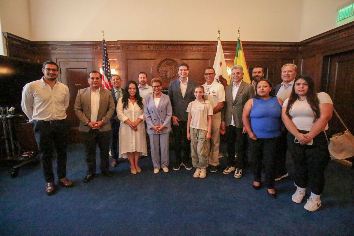 MayorOfLA's tweet image. Honored to host Mayor Alfonso Martinez Alcazar of Morelia, Michoacán 🇲🇽 to discuss how we can work together to support Angelenos from Michoacán.

LA’s Mexican entrepreneurial community has significant roots in Michoacán, making our city stronger, more dynamic, and more connected…