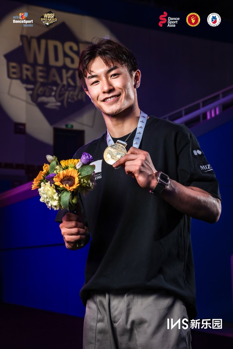 ULTREX_official's tweet photo. ◤Pick Up◢
Shigekixが金、RIKOが銀を獲得! 日本勢が「WDSF ブレイキンアジア選手権 2025」で輝く
https://t.co/ILnKhQYL3Q
#ULTREX #Breaking #ブレイキン
📸公益社団法人日本ダンススポーツ連盟 https://t.co/y9fCpkG74B