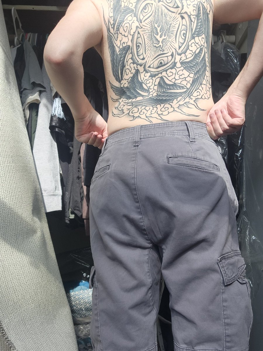 decrepit_crow's tweet photo. back tattoo appreciation, please <3
#trans #transmasc #tboy https://t.co/vGbJ4IY1zv