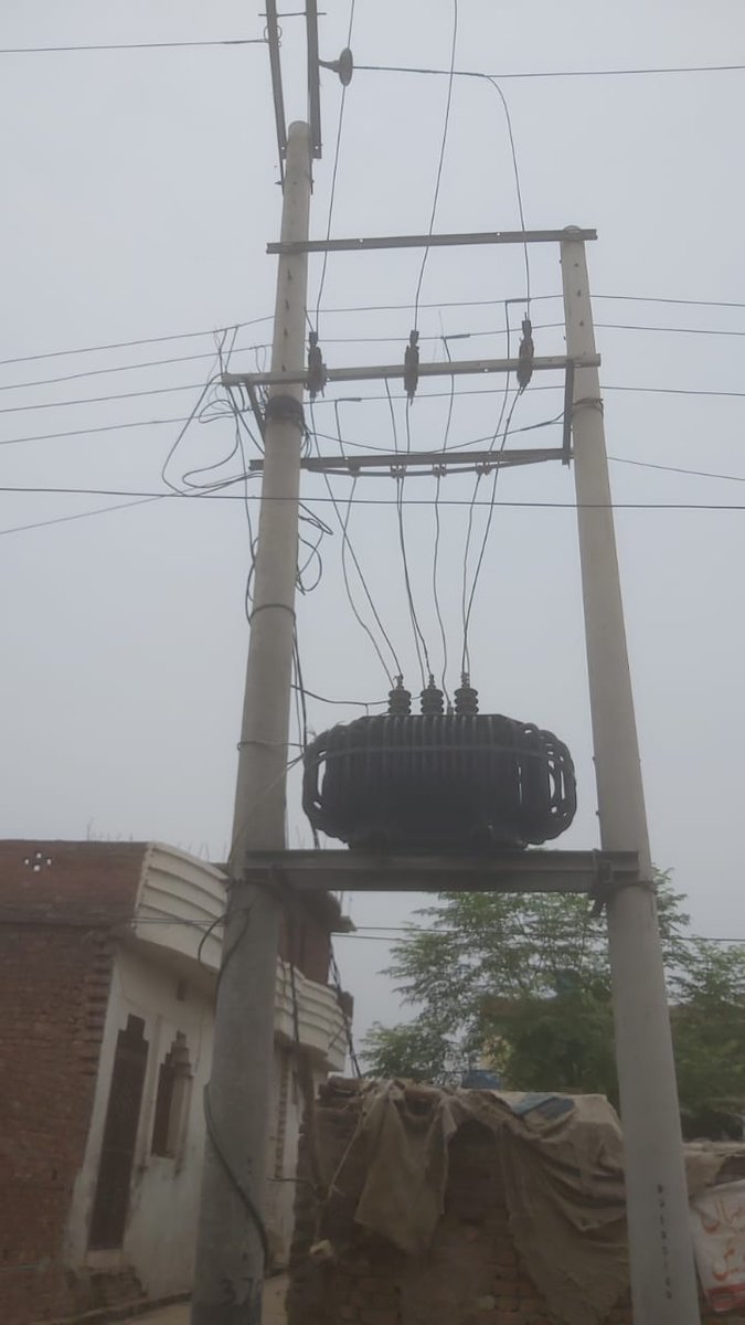 mahmo59009's tweet photo. @SdoGrt, @Gepcocrc1 @crc_gepco
@GepcoTeam3
REF: 20123120711508 TARIQ MAHMOOD
THERE IS LOW VOLTAGE/ONE PHASE LOSS IN OUR AREA DUE TO TRANSFORMER'S WEAK FUSE LINKS WHICH BLOWN OFF DUE TO WINDSTORM.
KINDLY REDRESS AND ARRANGE PROPER FUSE LINKS https://t.co/jnoYtqs3pX
