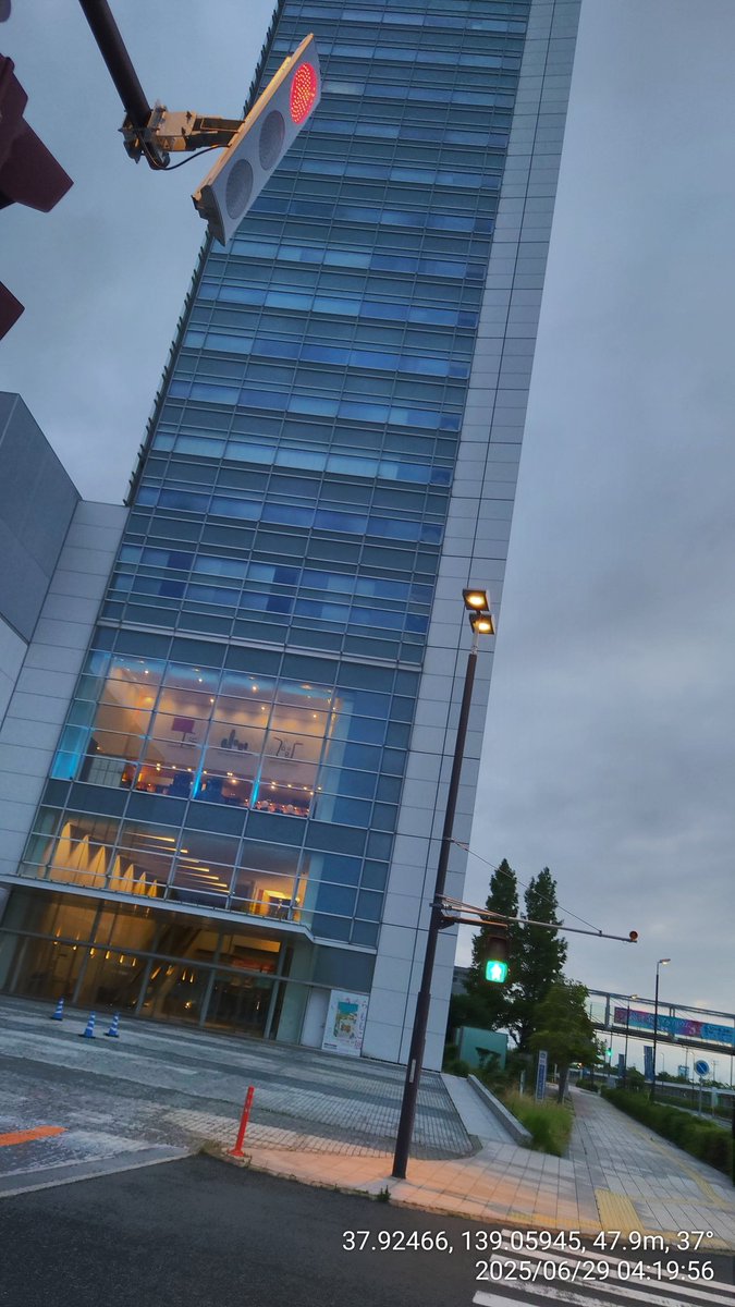 vutterf1yEffect's tweet photo. 2025.06.29 Sun,
今日は3次起き、4時チェックアウトです。朝早くからすみません。
今回も快適な一泊でした。
٩(„' ֊ '„)ﾏﾀﾈｰ
#ホテル日航新潟 https://t.co/DzJ8OaPZOm