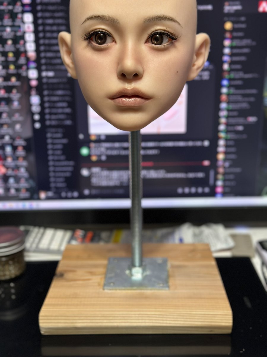HHH_doller's tweet photo. 睫毛植毛の毛量が物足りないので
付け睫毛の準備で下塗り乾くまでやる事ないのでメイクで遊ぶなど。
このまま戻したらギャル化しそう🤣 https://t.co/zeiAUQWcgV