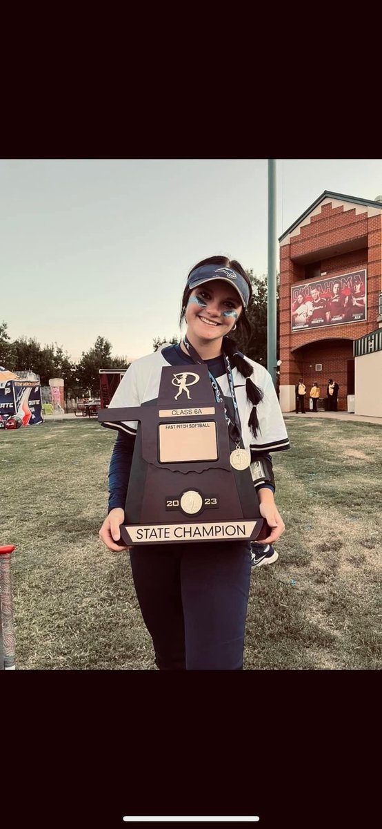 kreddout2019's tweet photo. I would like to say, I have reopened my recruitment for college softball. I’m a Senior at Southmoore Highschool located in Moore, Ok. I am a pitcher, and hitter. I am a 1 time state champion, and 2x state runner up. I currently do not have a travel team, but I will in the fall. https://t.co/vZBdlfHvAz
