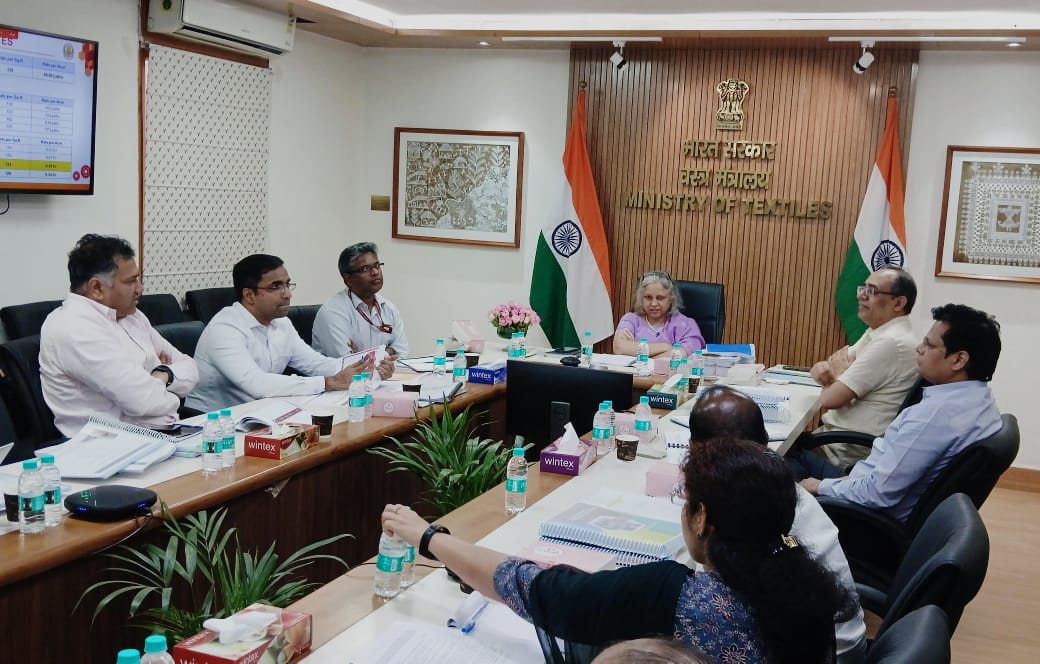 Ministry of Textiles (@texminindia) on Twitter photo <a href="/TexMinIndia/">Ministry of Textiles</a> approves Rs. 1894 crore development plan for #PmMitraPark Tamil Nadu. 1052 acre #intergratedMegaTextilePark coming up in Virudhnagar,Tamil Nadu. State of the art Park with best-in-class facilities to attract #technicaltextiles #processing and #integratedunits. (1/2) <a href="/TexMinIndia/">Ministry of Textiles</a> approves Rs. 1894 crore development plan for #PmMitraPark Tamil Nadu. 1052 acre #intergratedMegaTextilePark coming up in Virudhnagar,Tamil Nadu. State of the art Park with best-in-class facilities to attract #technicaltextiles #processing and #integratedunits. (1/2)