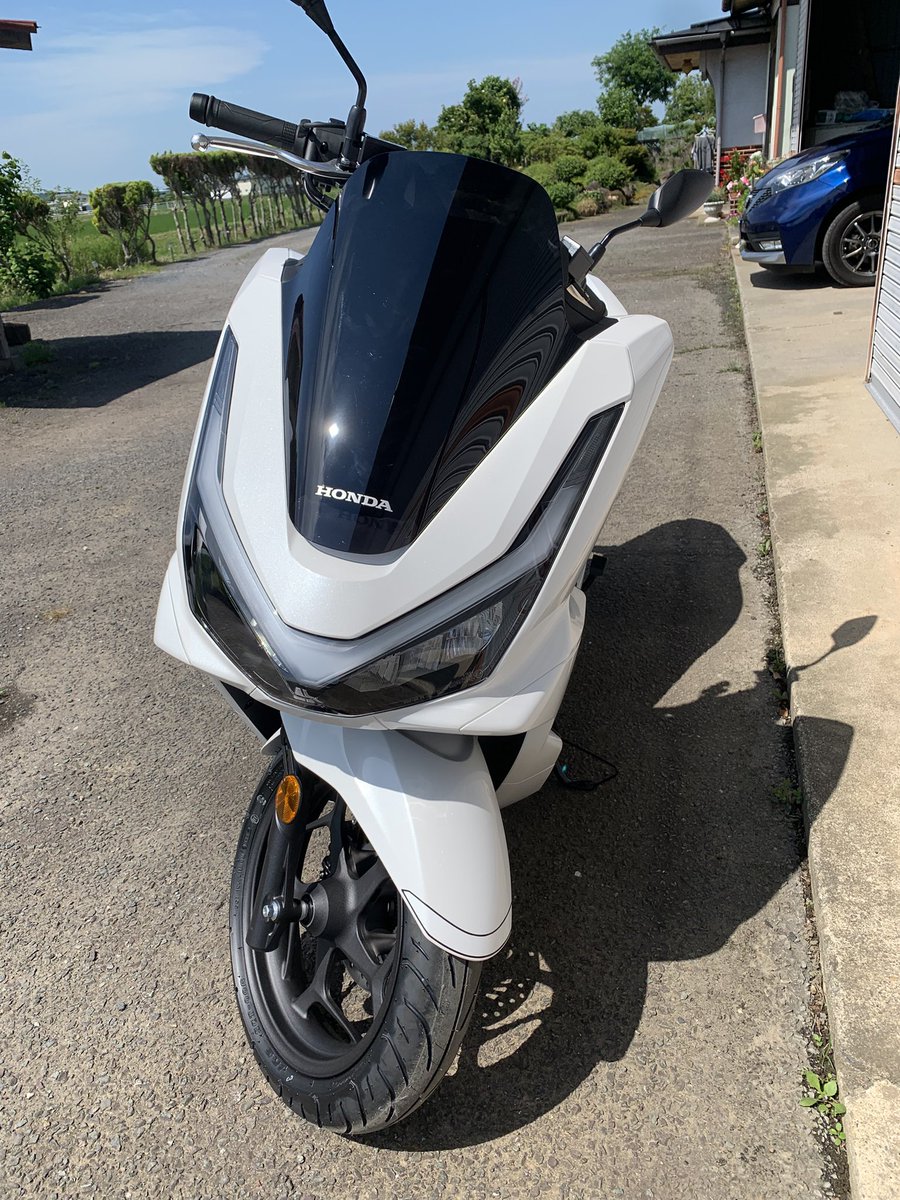 appe328cb400sf's tweet photo. PCX納車されました
まだ庭から出てません😂まもなく公道デビューします
#PCX https://t.co/wWu6k6J74r