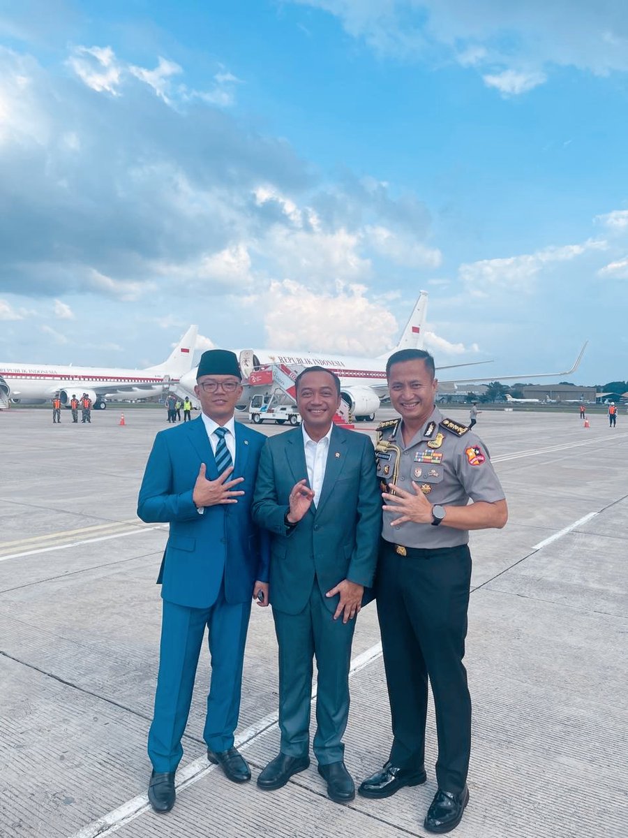 Enam diapit Lima.
Satu Takengon, Dua Ngawi.
Mengabdi untuk Negeri…
Demi Jaya Indonesia 🇮🇩🇮🇩🇮🇩

#smatarunanusantara #menlu #mensesneg #mengabdiuntuknegeri