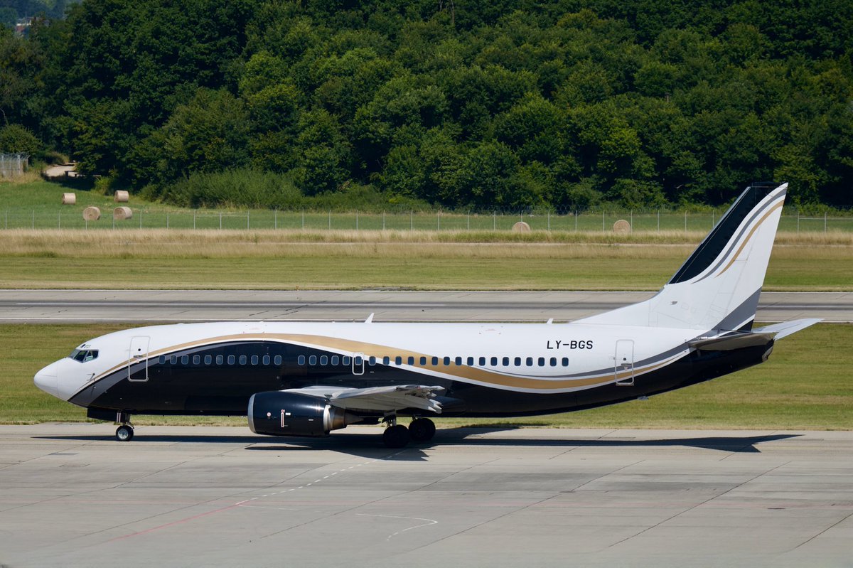 vince_dago's tweet image. B737-3L9 | LY-BGS | KlasJet | GVA/LSGG🇨🇭01.07.2025