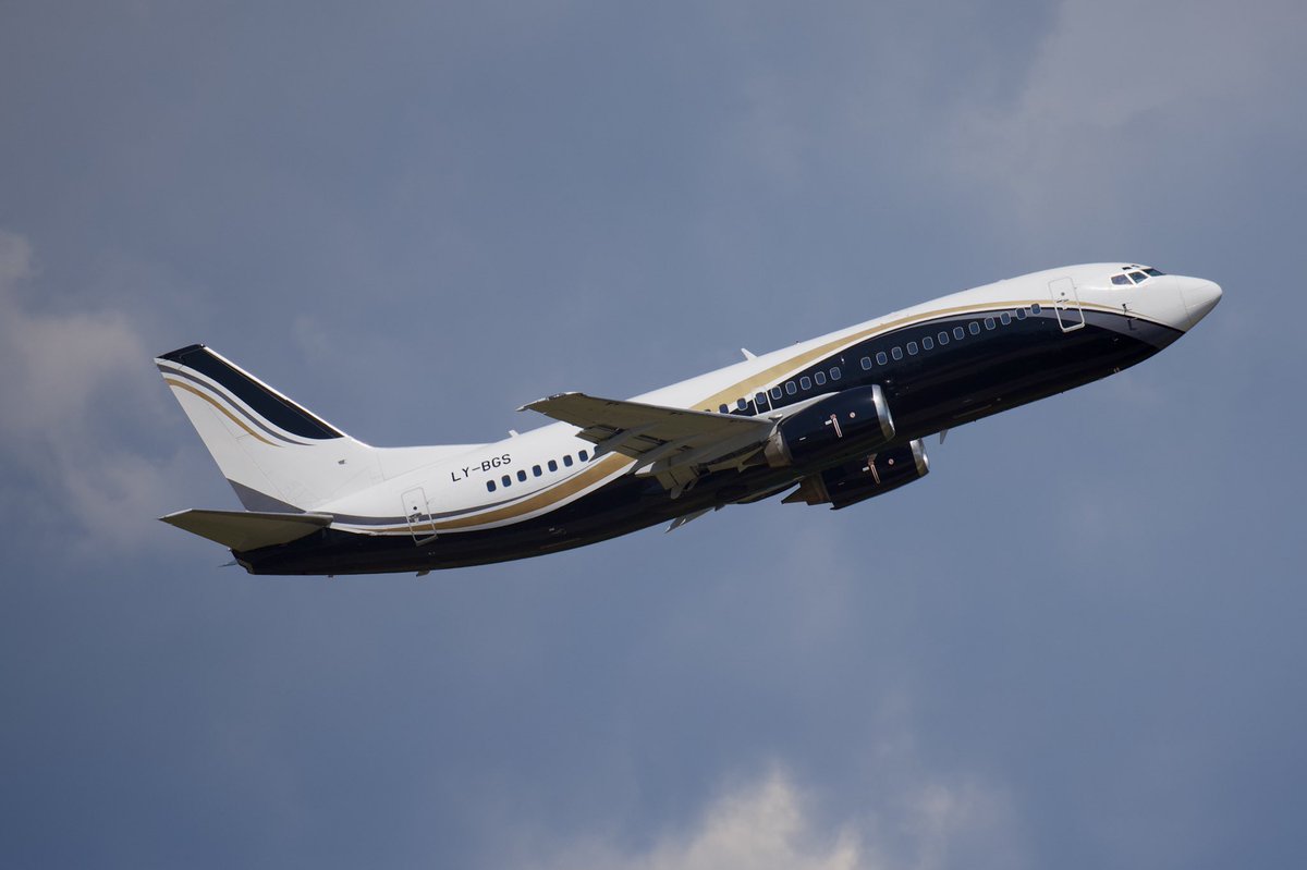 vince_dago's tweet image. B737-3L9 | LY-BGS | KlasJet | GVA/LSGG🇨🇭01.07.2025