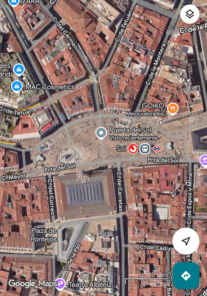 Entorno de la Plaza de España de Sevilla y entorno de la Puerta del Sol de Madrid.

Pero el problema es la “madrileñofobia”.