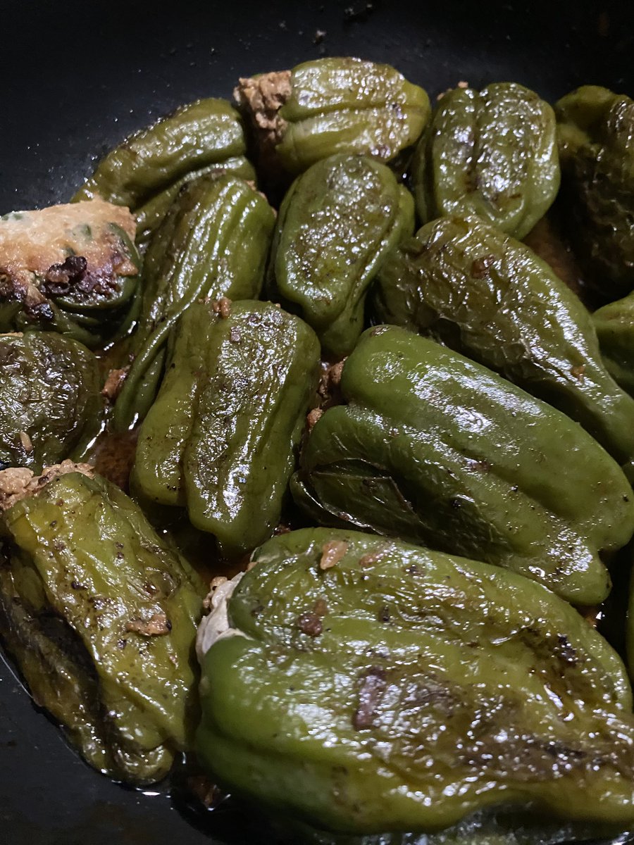 ピーマン丸ごと肉詰めver
ピーマン豊作🫑🫑🫑🫑🫑
ポリ袋使うと汚れが少ないから楽ちん